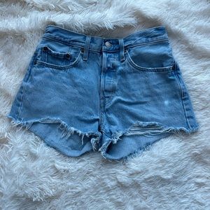 Levi’s 501 shorts size 26